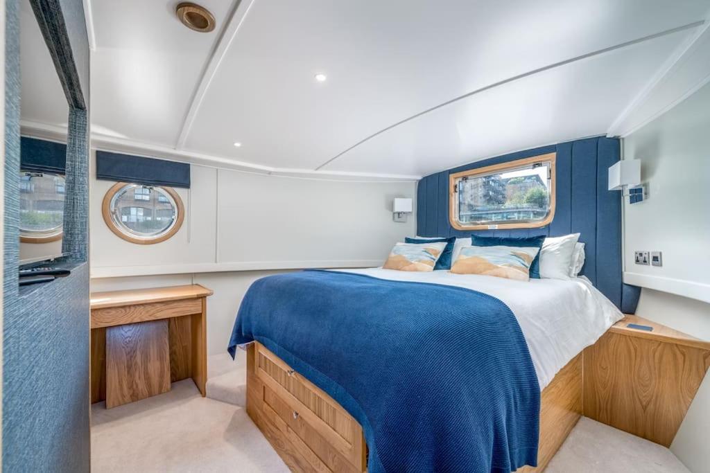 Luxurious Houseboat Near Canary Wharf In 런던 외부 사진